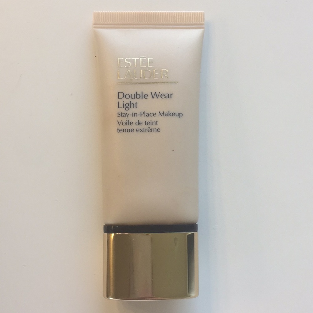 Estée Lauder Double Wear Light Makeup